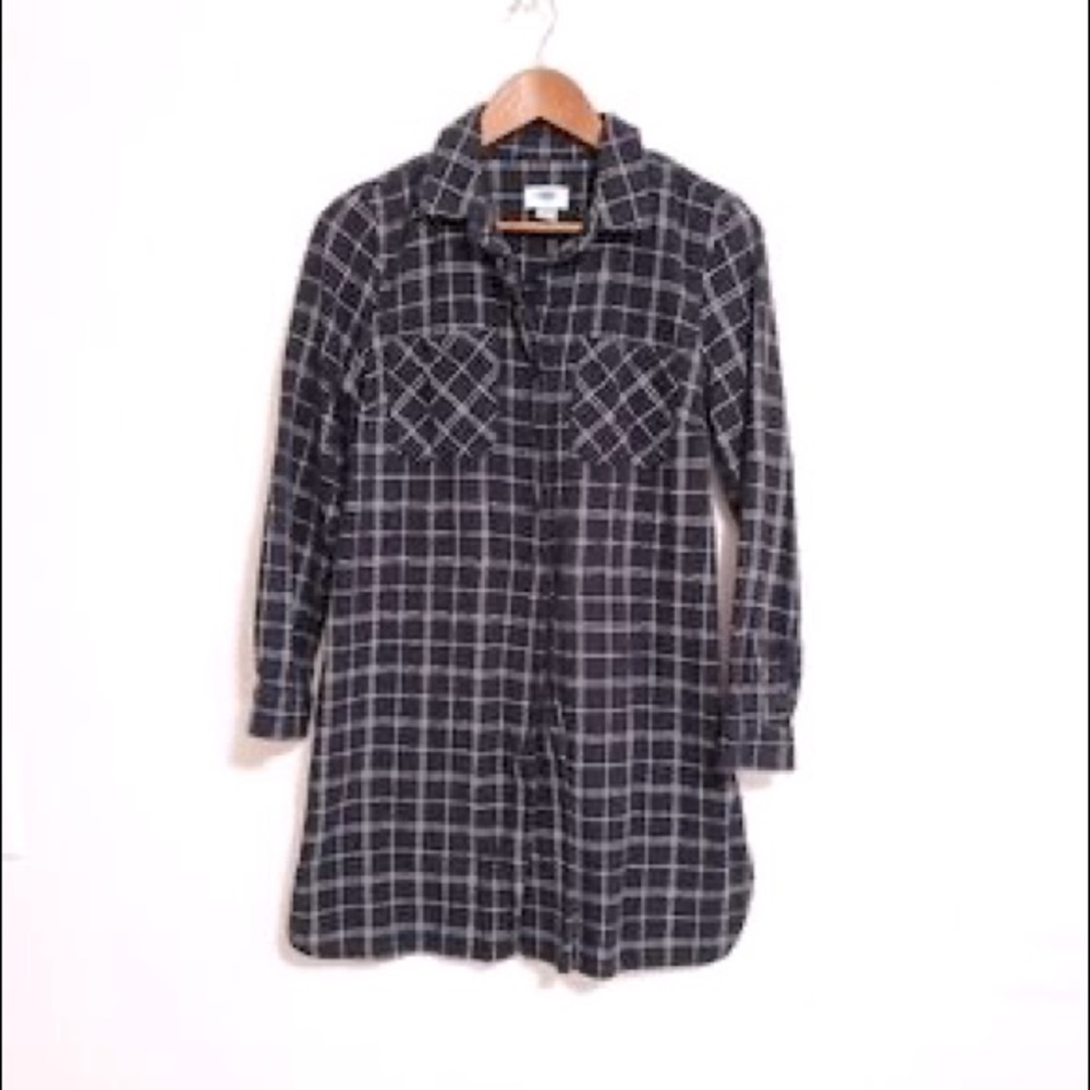 Long sleeve shirt dress in black and white plaid